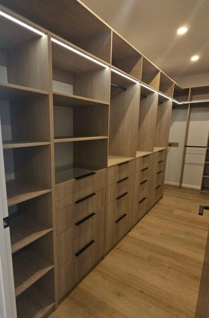 Walk-in Wardrobe