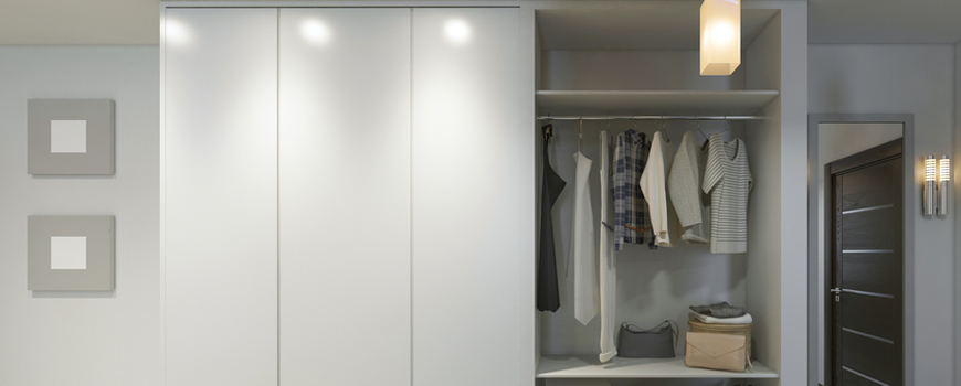 wardrobe with sliding doors